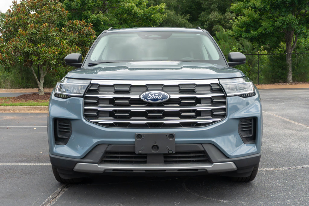Used 2025 Ford Explorer Active RWD image 5