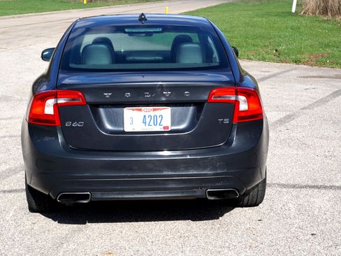 Used 2014 Volvo S60 T5 image 4