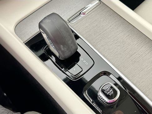 Used 2023 Volvo S60 B5 Ultimate w/ Protection Package Premier image 17