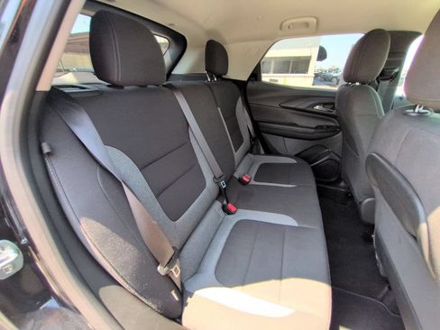 Used 2025 Chevrolet TrailBlazer LT AWD/4WD image 29