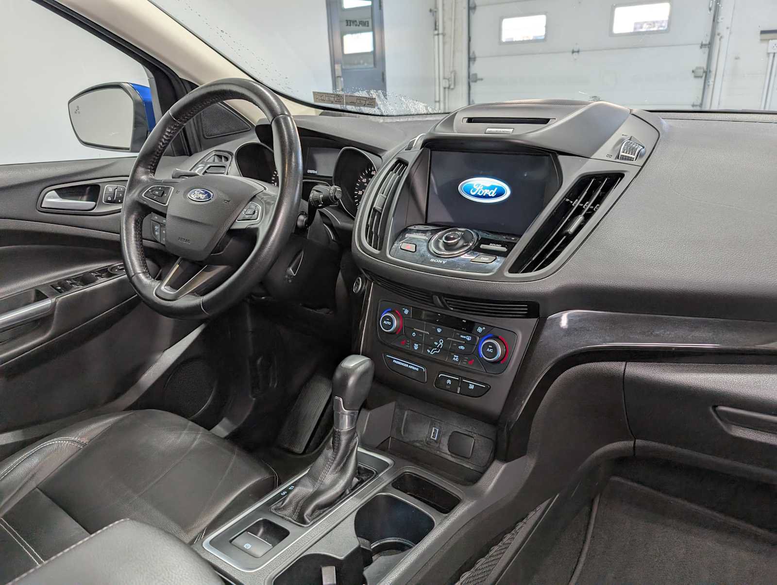 Used 2017 Ford Escape Titanium AWD/4WD image 44