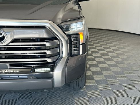 Used 2025 Toyota Tundra Limited AWD/4WD image 9