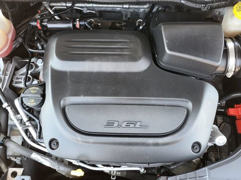 Used 2023 Chrysler Voyager LX FWD image 33