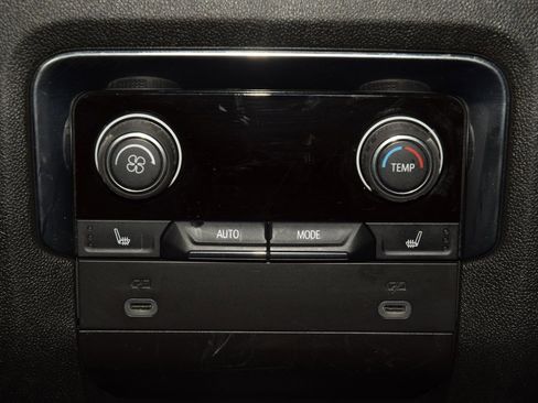 Used 2023 Chevrolet Tahoe LT w/ LT Signature Plus Package image 43