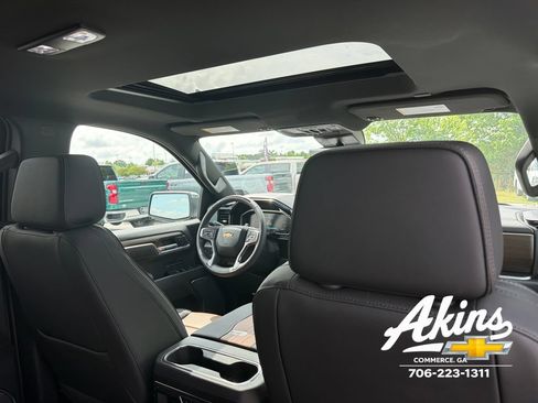 New 2026 Chevrolet Silverado 1500 High Country AWD/4WD image 18