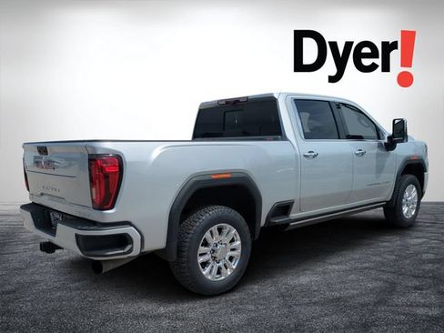 Used 2022 GMC Sierra 2500 Denali w/ Denali Ultimate Package AWD/4WD image 3