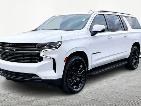 Used 2022 Chevrolet Suburban RST w/ Luxury Package image 3
