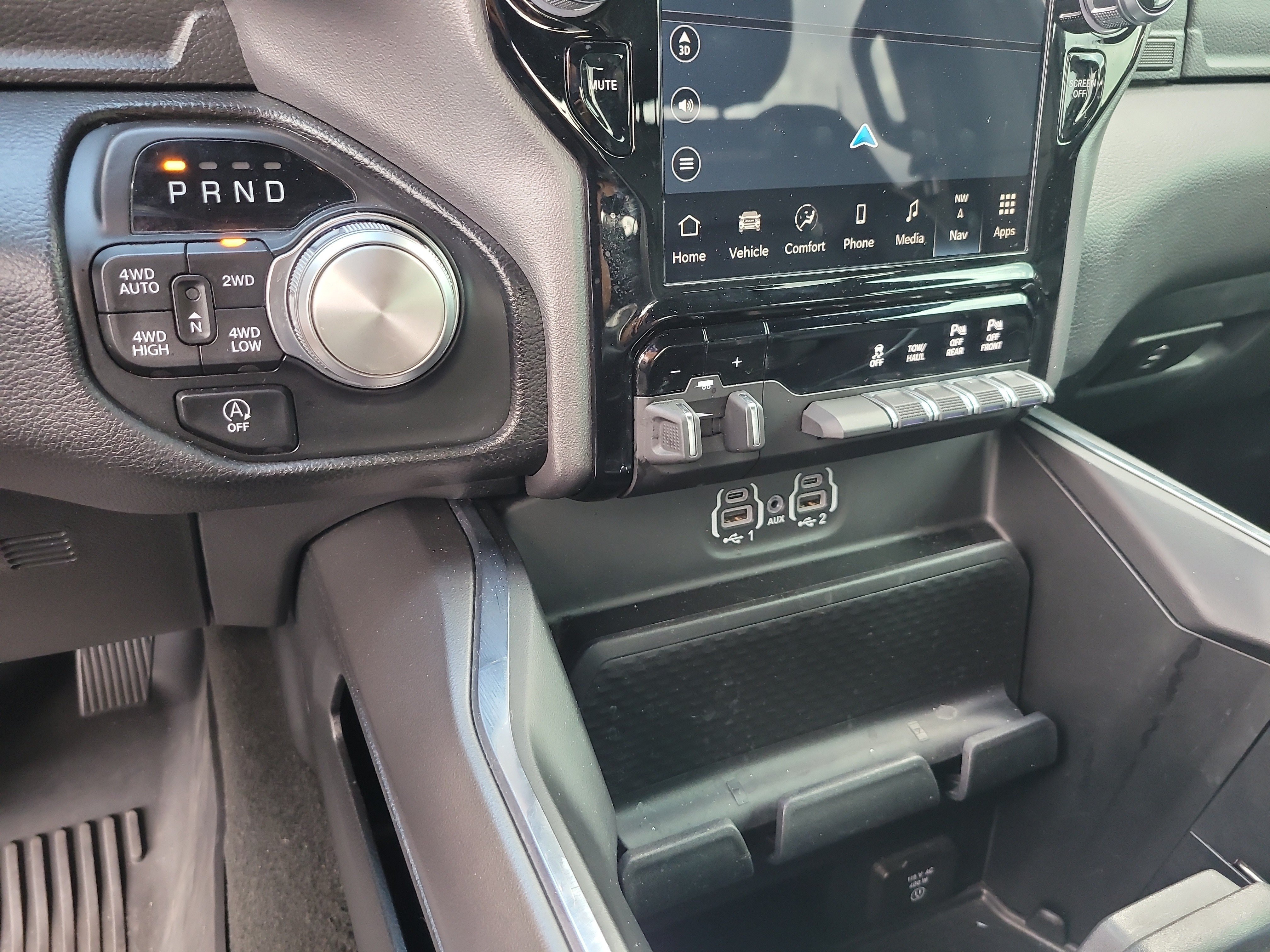 Used 2024 RAM 1500 Laramie AWD/4WD image 24