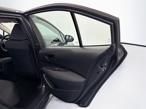 Used 2025 Toyota Corolla LE FWD image 28