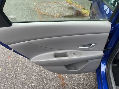 Used 2023 Hyundai Elantra SEL w/ Convenience Package FWD image 24