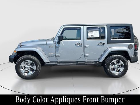 Used 2016 Jeep Wrangler Unlimited Sahara w/ Dual Top Group AWD/4WD image 9