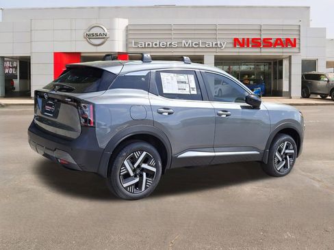 New 2026 Nissan Kicks SV w/ Charging Package FWD image 3