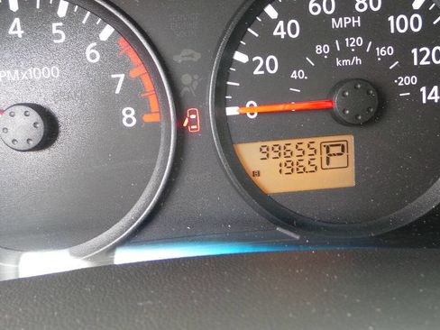 Used 2006 Nissan Frontier XE w/ (G01) XE Preferred Pkg image 4