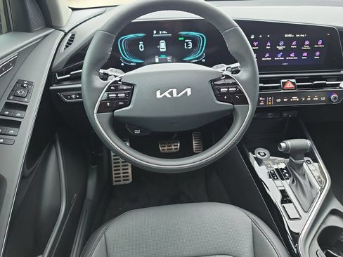 New 2026 Kia Niro SX Touring FWD image 14