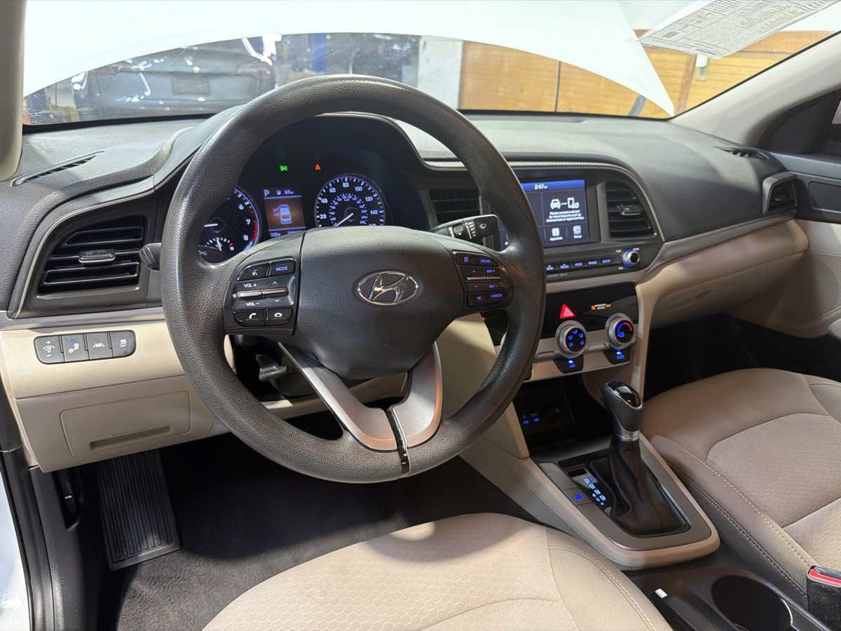 Used 2019 Hyundai Elantra SEL FWD image 17