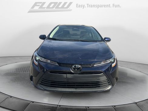 Used 2025 Toyota Corolla LE image 2