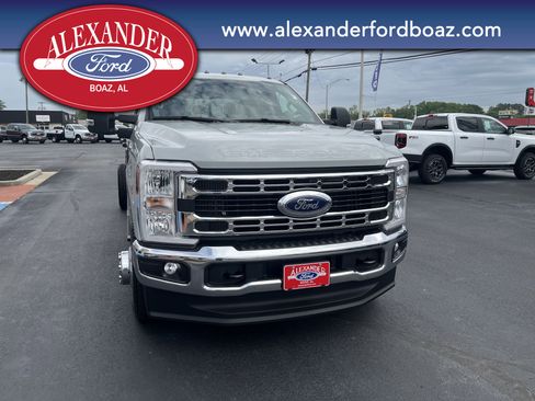 New 2025 Ford F350 XL w/ XL Chrome Package image 5
