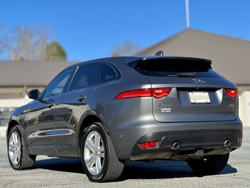 Used 2017 Jaguar F-PACE R-Sport image 7
