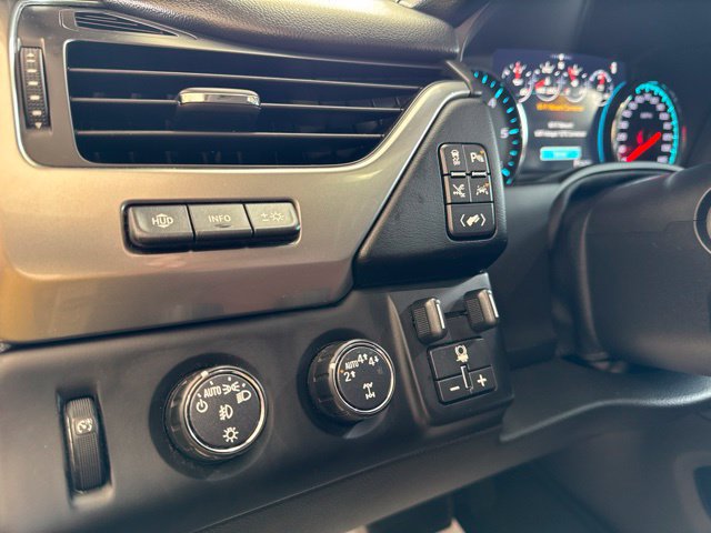 Used 2019 Chevrolet Tahoe Premier w/ Premier Plus Edition AWD/4WD image 17