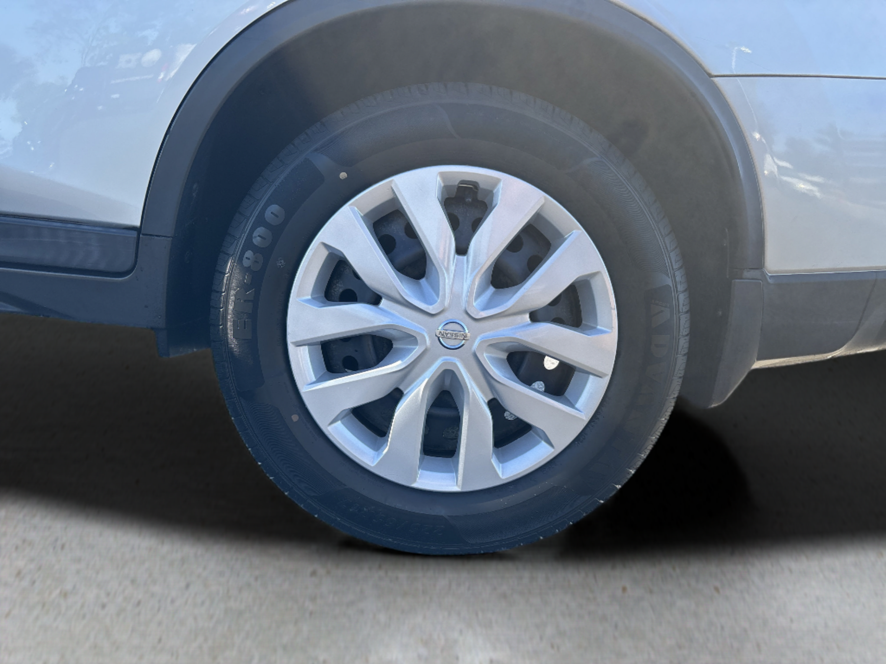 Used 2018 Nissan Rogue S FWD image 12