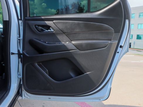 Used 2020 Chevrolet Traverse RS w/ LPO, Floor Liner Package FWD image 10