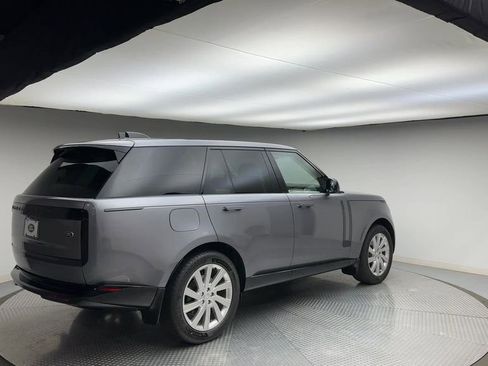 Certified 2023 Land Rover Range Rover SE image 8
