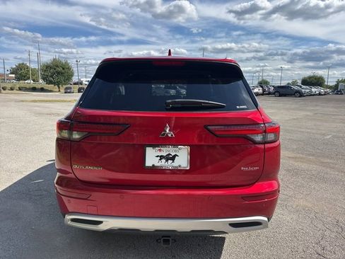 Used 2022 Mitsubishi Outlander SE image 27