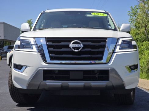 Used 2024 Nissan Armada SL w/ Captain's Chairs Package AWD/4WD image 16
