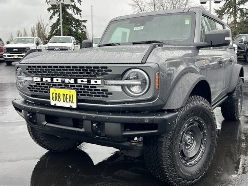 New 2025 Ford Bronco Badlands image 1