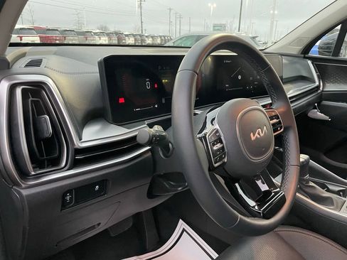 New 2025 Kia Sorento S AWD/4WD image 9