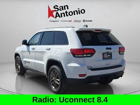 Used 2016 Jeep Grand Cherokee Laredo 75th Anniversary image 6