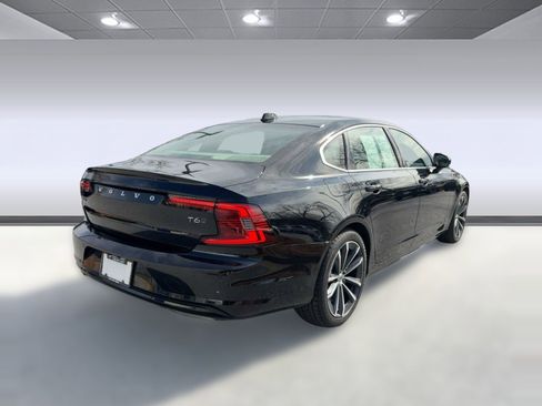 Used 2021 Volvo S90 T6 Momentum image 9