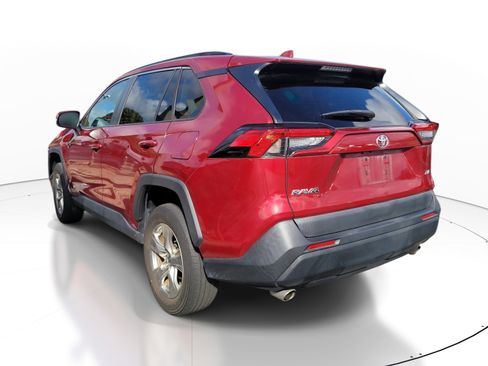 Used 2023 Toyota RAV4 XLE w/ Convenience Package FWD image 5