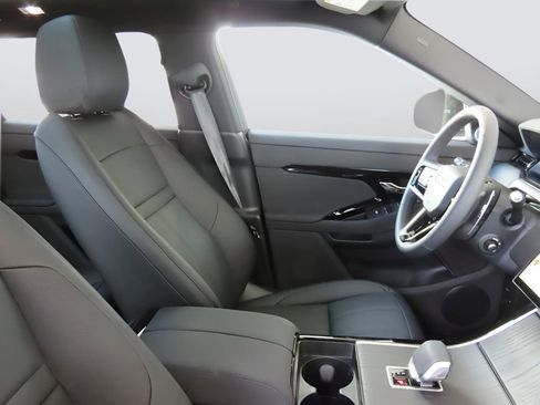 Used 2026 Land Rover Range Rover Evoque Dynamic SE image 9