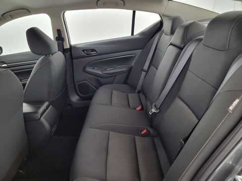 Used 2025 Nissan Altima 2.5 SV FWD image 13
