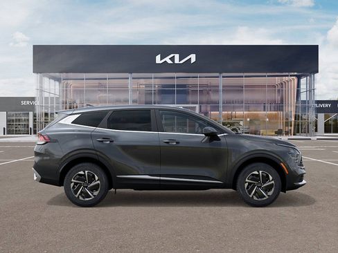 New 2025 Kia Sportage LX image 7