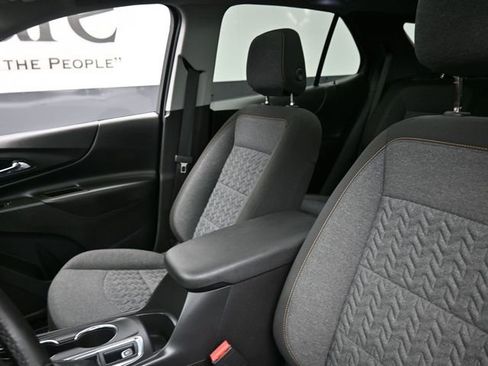 Used 2023 Chevrolet Equinox LT FWD image 16