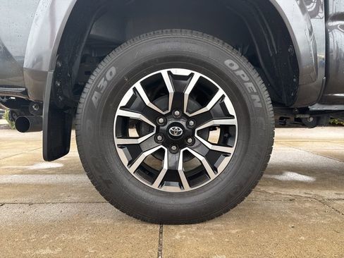 Used 2022 Toyota Tacoma TRD Sport image 26