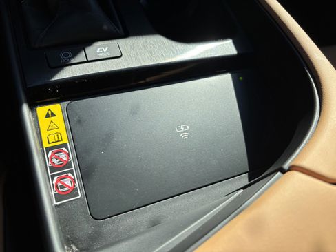 Used 2025 Lexus ES 300h w/ Premium Package image 15