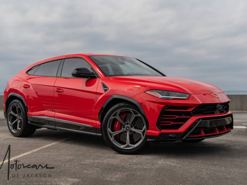 Used 2019 Lamborghini Urus AWD/4WD image 3
