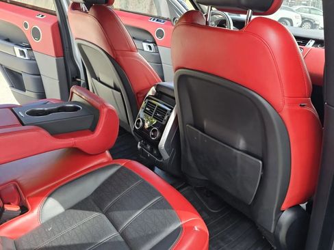 Used 2018 Land Rover Range Rover Sport HSE Dynamic image 11