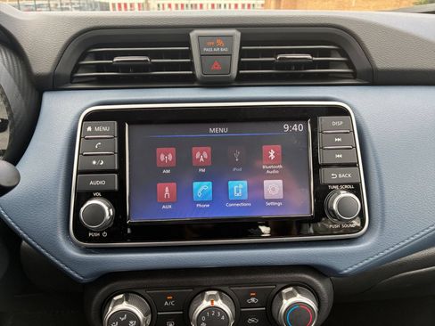 Used 2025 Nissan Versa SV FWD image 19