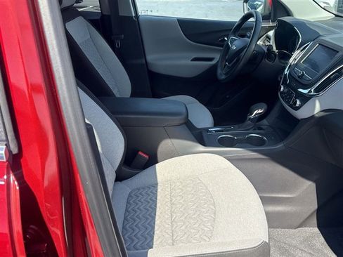 Certified 2024 Chevrolet Equinox LT w/ LPO, Floor Liner Package image 26