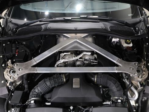 Used 2022 Aston Martin V8 Vantage image 23