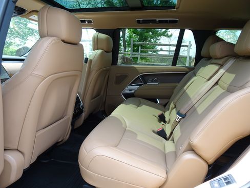 New 2026 Land Rover Range Rover Long Wheelbase SE AWD/4WD image 21