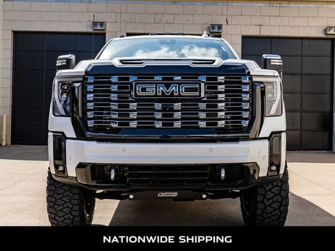 Used 2025 GMC Sierra 2500 Denali Ultimate AWD/4WD image 4