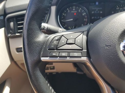 Used 2021 Nissan Rogue Sport SL FWD image 28