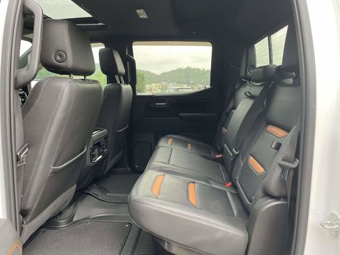 Used 2023 GMC Sierra 1500 AT4 w/ AT4 Premium Package AWD/4WD image 3