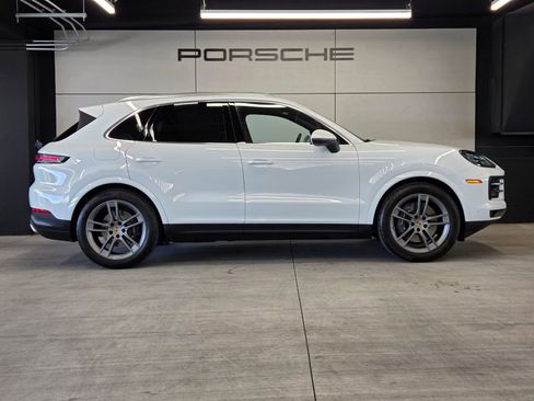Certified 2024 Porsche Cayenne AWD/4WD image 28