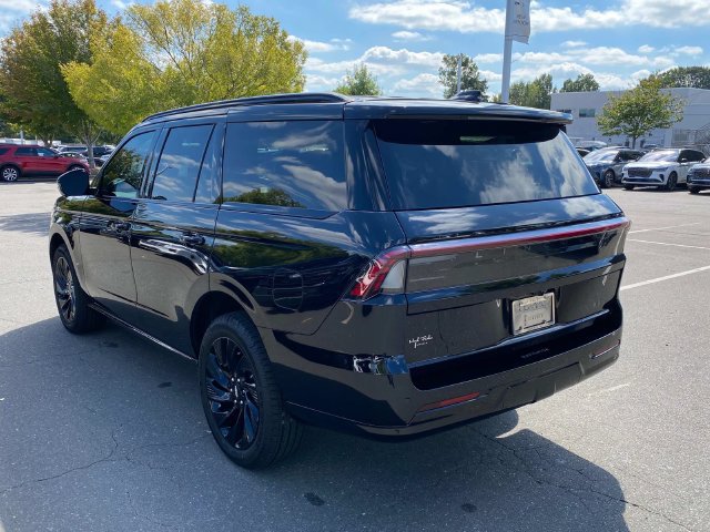 New 2027 Lincoln Navigator Reserve w/ Jet Appearance Package AWD/4WD image 28